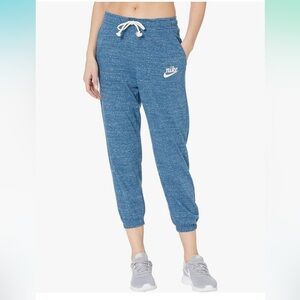 Nike Sportswear Capris